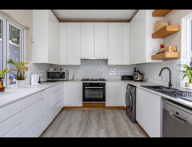 3 BEDROOM TOWNHOUSE TO LET IN GARDENS